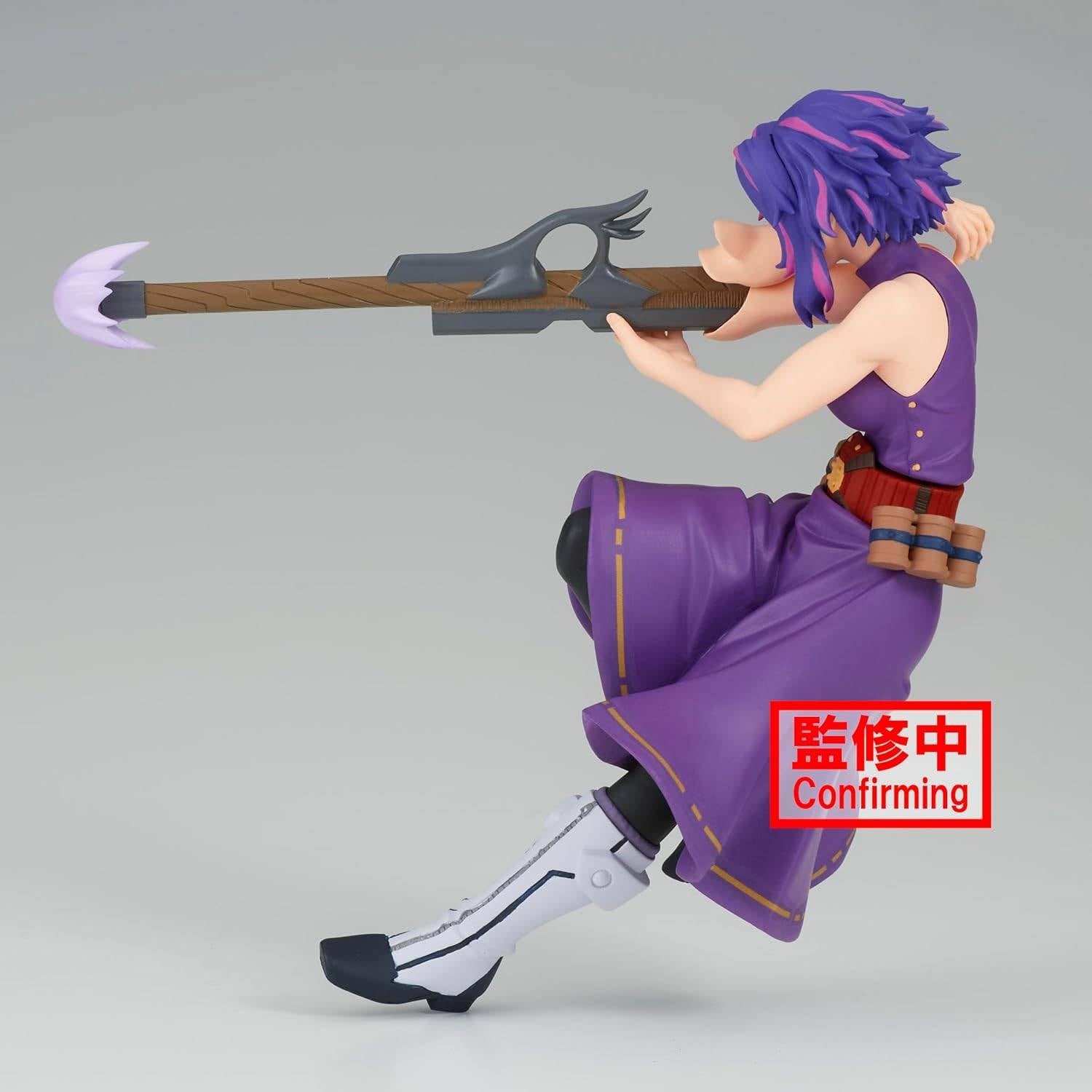 Figura de Lady Nagant de My Hero Academia, en pose de disparo con rifle, vestida de morado.