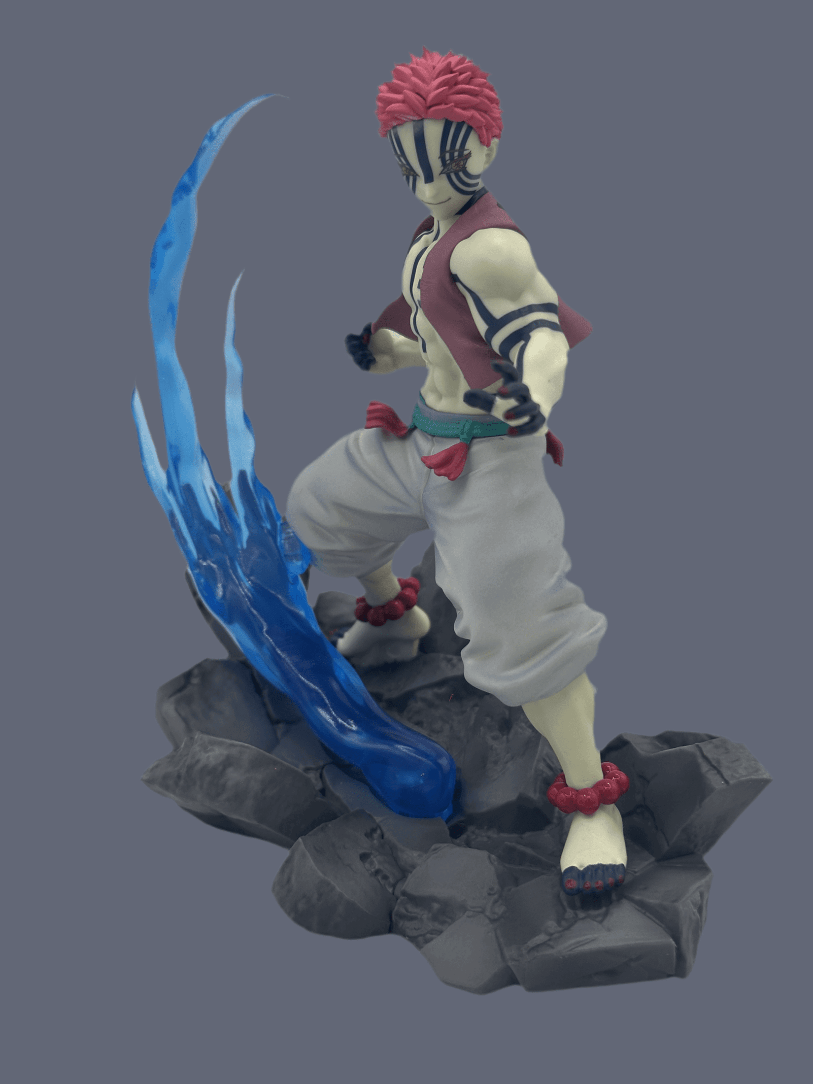 DEMON SLAYER: KIMETSU NO FIGURA XROSS LINK ANIME AKAZA COMO NUEVA