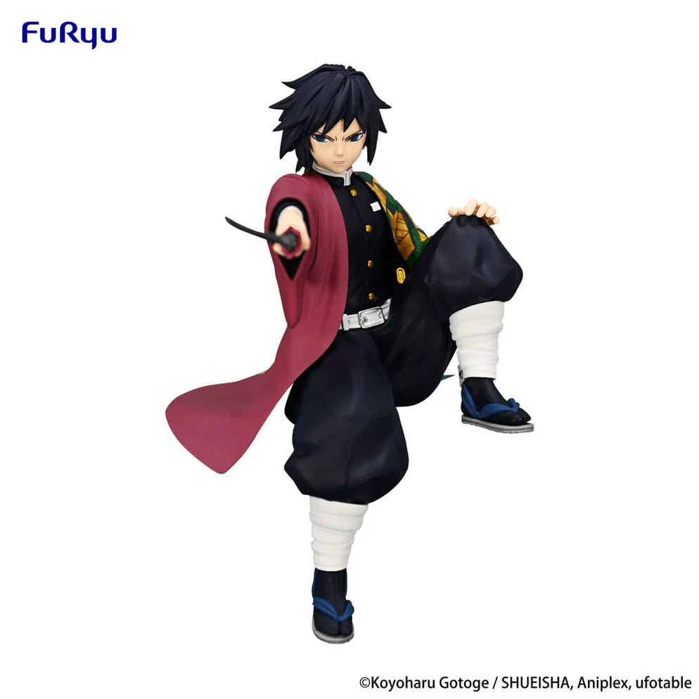 Figura de Giyu Tomioka Noodle Stopper de Demon Slayer, 14 cm, en pose sentada con haori rojo y verde.