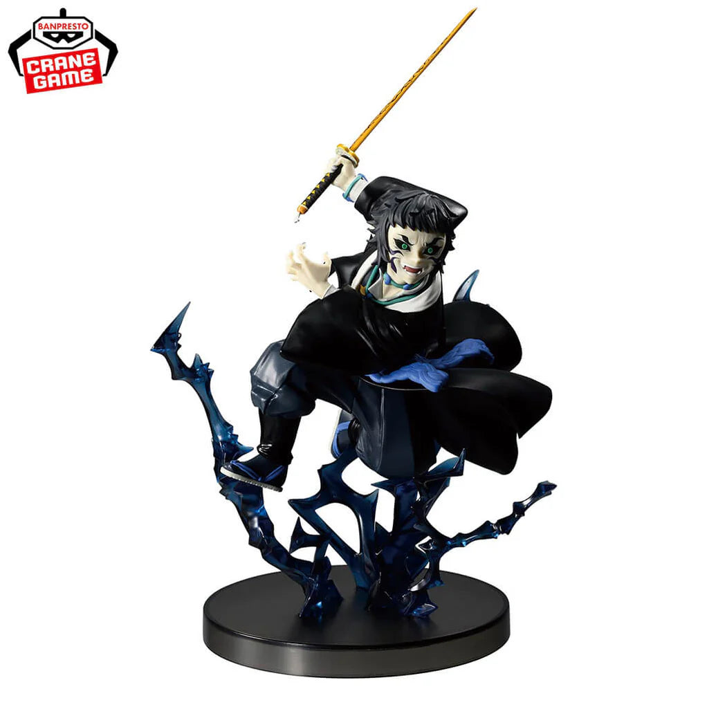 Estatua de Kaigaku de Demon Slayer, 21 cm, con espada dorada y base azul oscuro de efectos de batalla.
