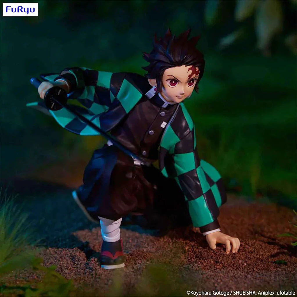 Estatua de Tanjiro Kamado de Demon Slayer, 9.5 cm, con haori verde y negro, en pose agachada.