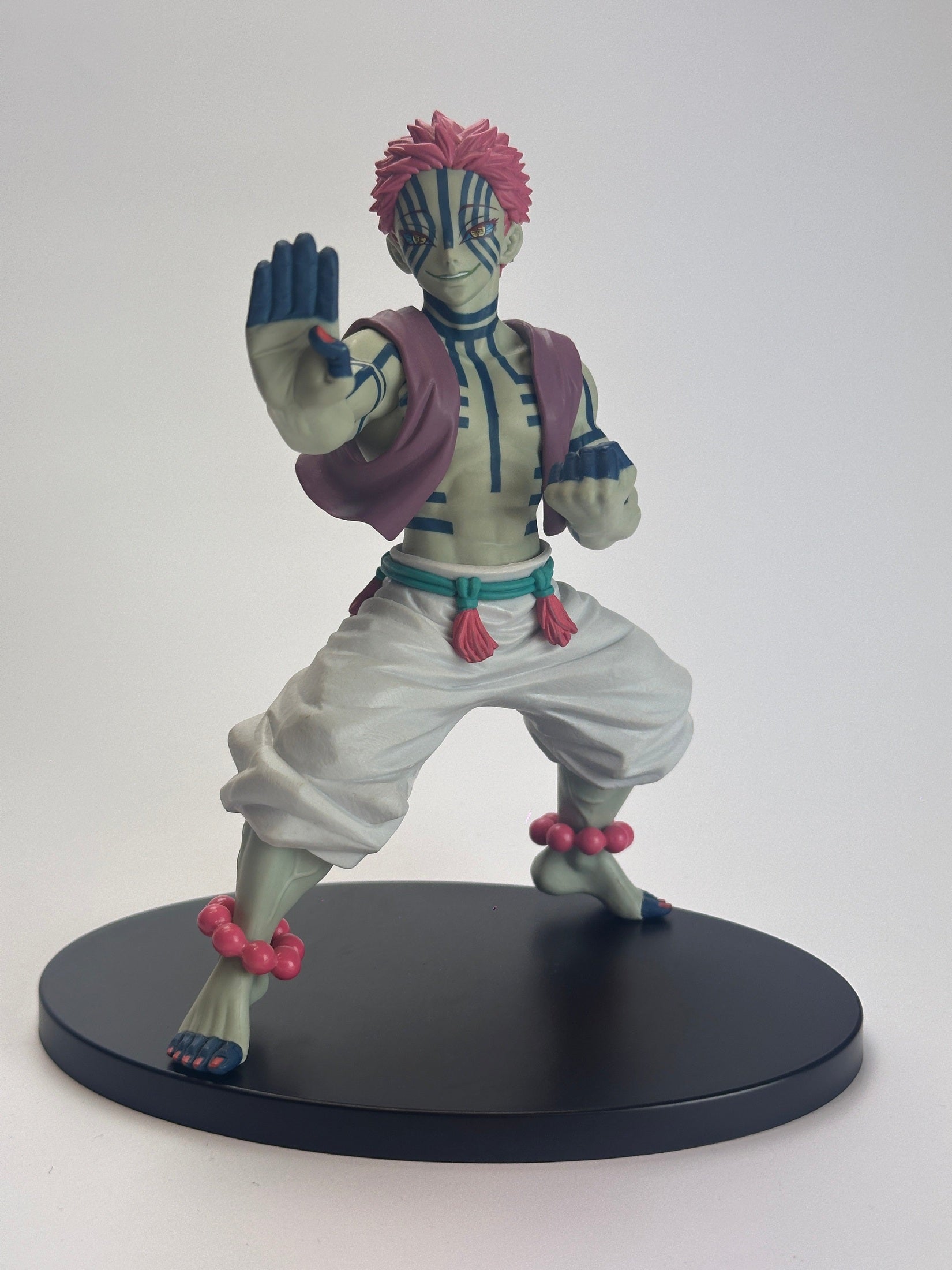 FIGURA KIMETSU NO YAIBA AKAZA VIBRATION STARS MUY BUEN ESTADO Banpresto Otaku Village