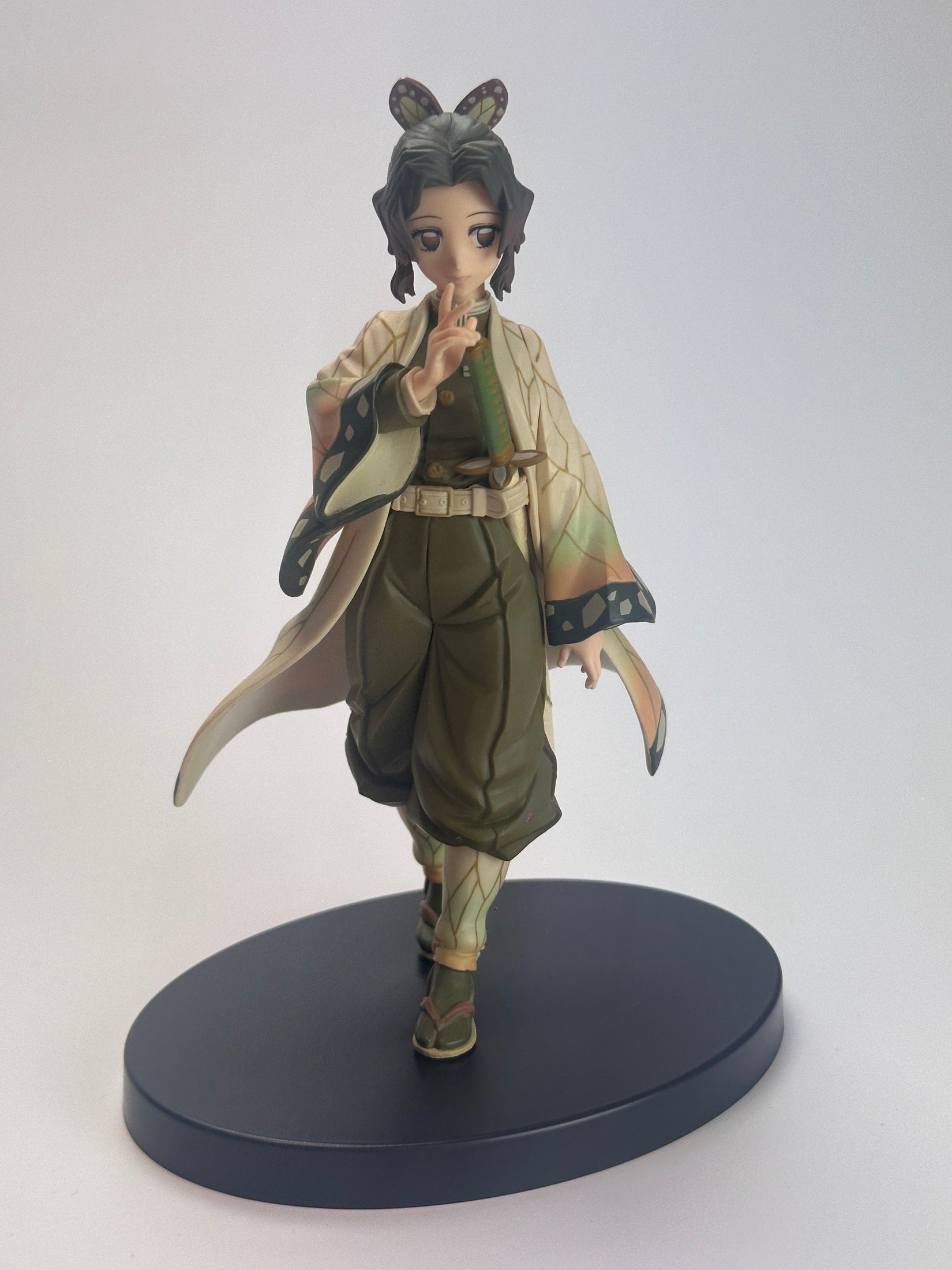 FIGURA KIMETSU NO YAIBA SHINOBU KOCHO EX VER. SEPIA MUY BUEN ESTADO Banpresto Otaku Village