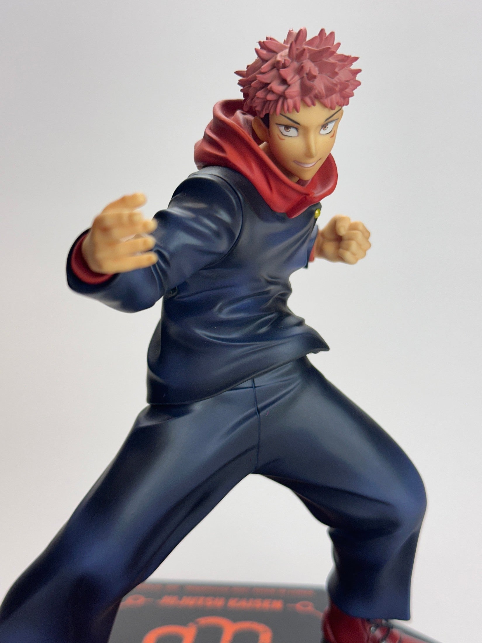 JUJUTSU KAISEN FIGURA YUJI ITADORI MEGAHOUSE MUY BUEN ESTADO Megahouse Otaku Village
