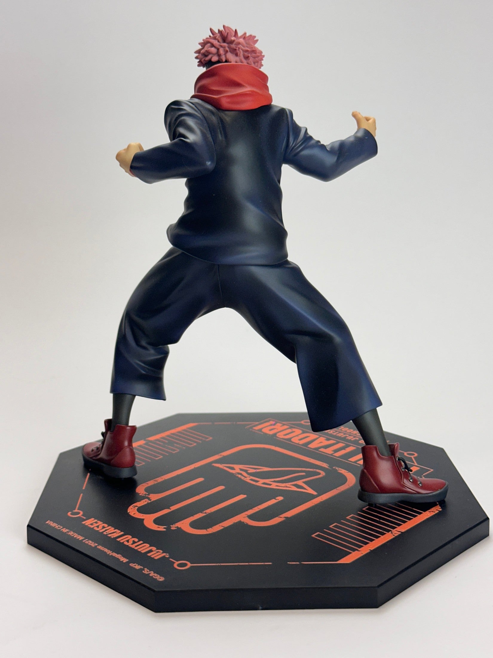 JUJUTSU KAISEN FIGURA YUJI ITADORI MEGAHOUSE MUY BUEN ESTADO Megahouse Otaku Village