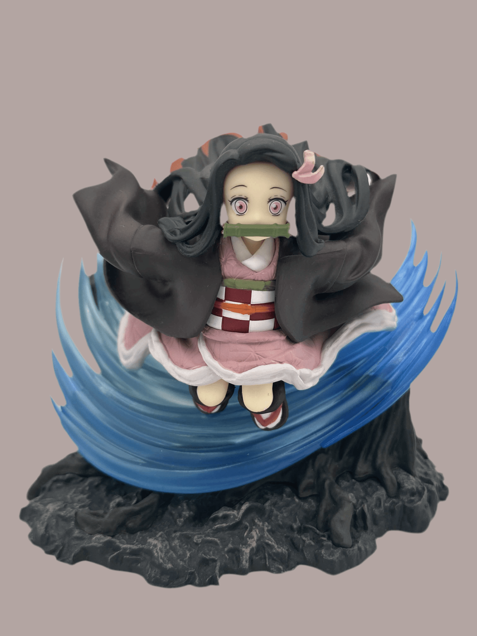 KIMETSU NO YAIBA FIGURA KIMETSU NEZUKO KAMADO FIGUARST ZERO MUY BUEN ESTADO