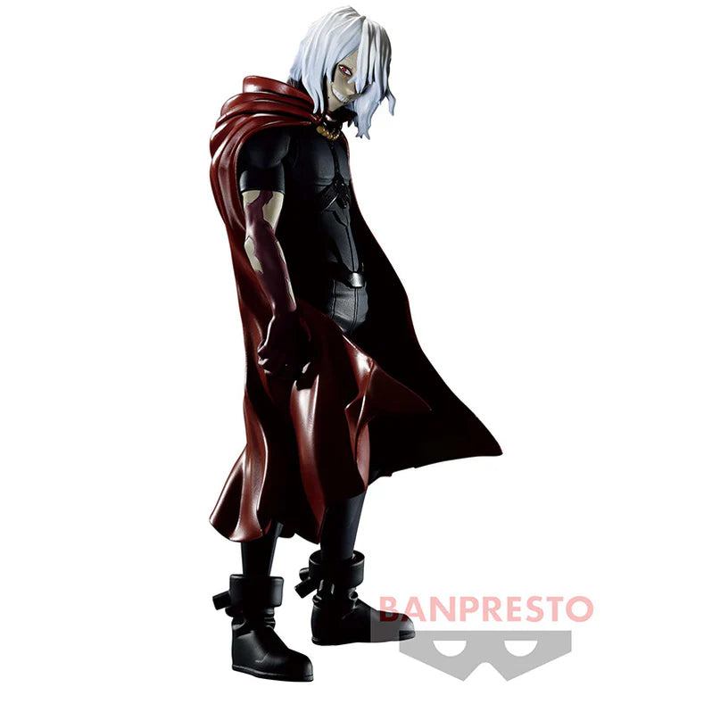 Estatua Banpresto DXF de Tomura Shigaraki de My Hero Academia, 20 cm, con capa roja y traje oscuro.