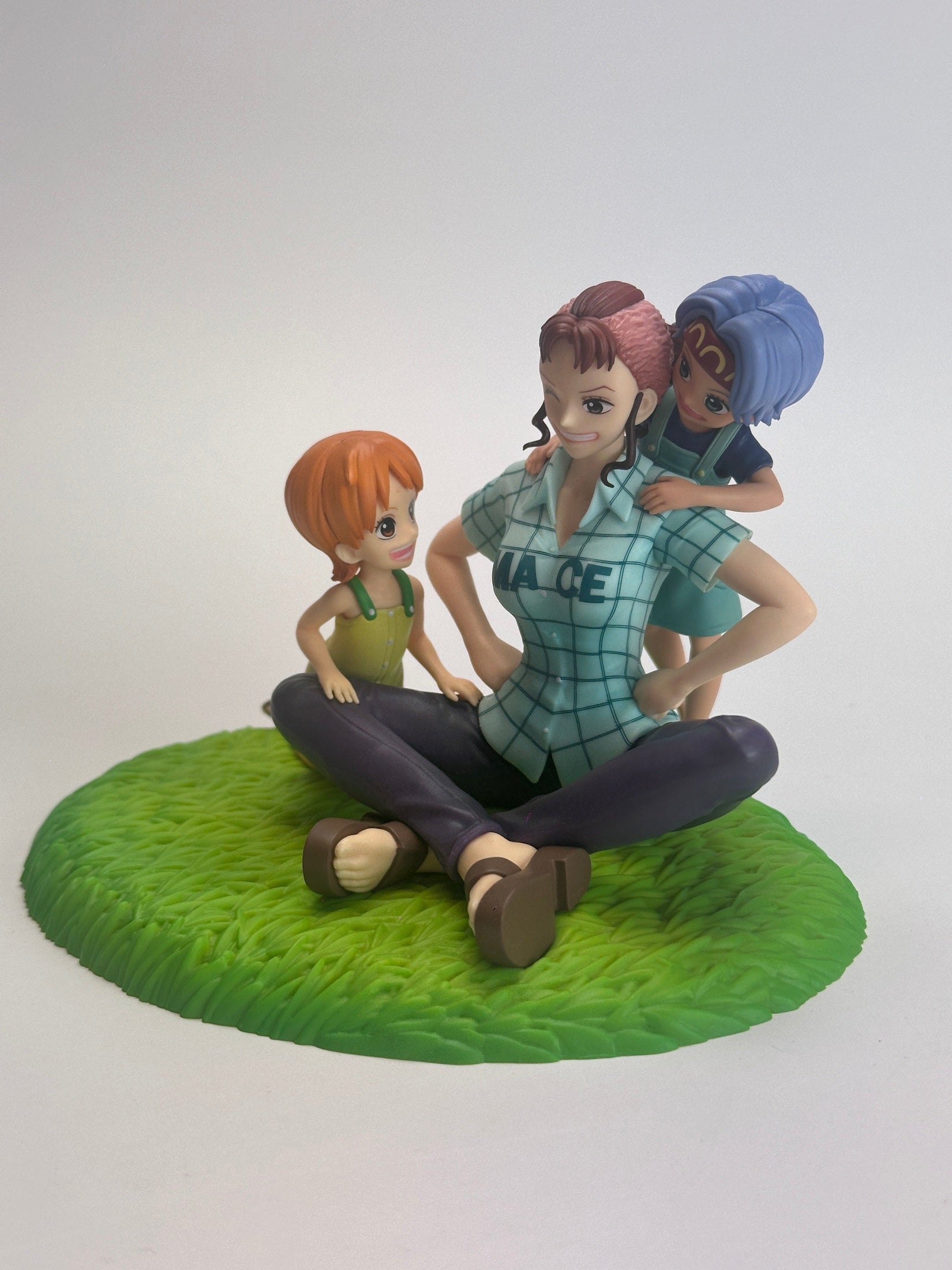 ONE PIECE FIGURA ICHIBAN KUJI REVIBLE MOMENT II NAMI & NOJIKO PREMIO A MUY BUEN ESTADO Ichiban Kuji Otaku Village