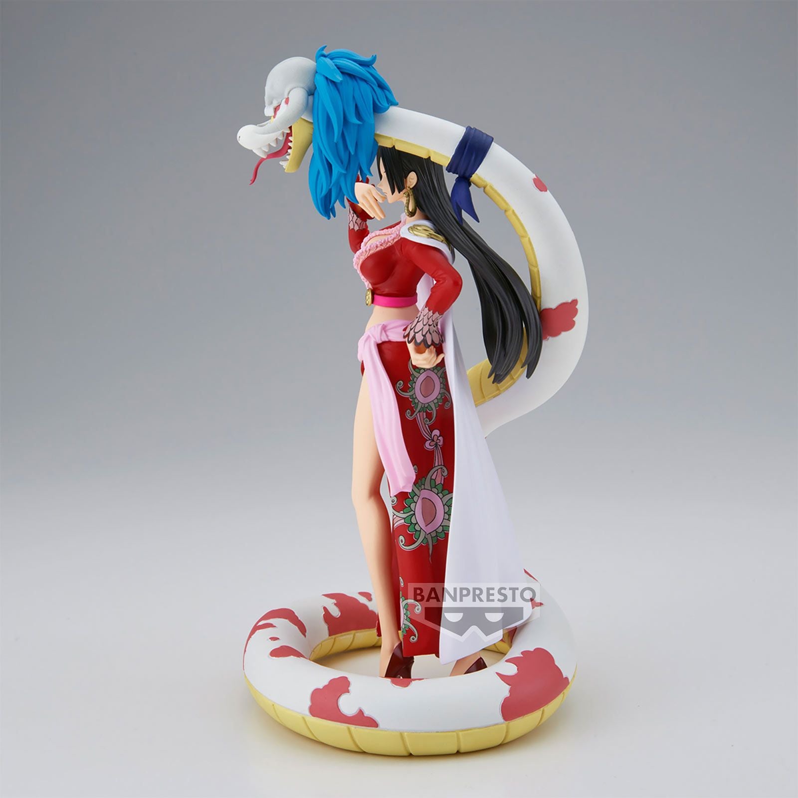 Estatua de PVC de Boa Hancock de One Piece, 17 cm, con vestido rojo y serpiente blanca con detalles azules.