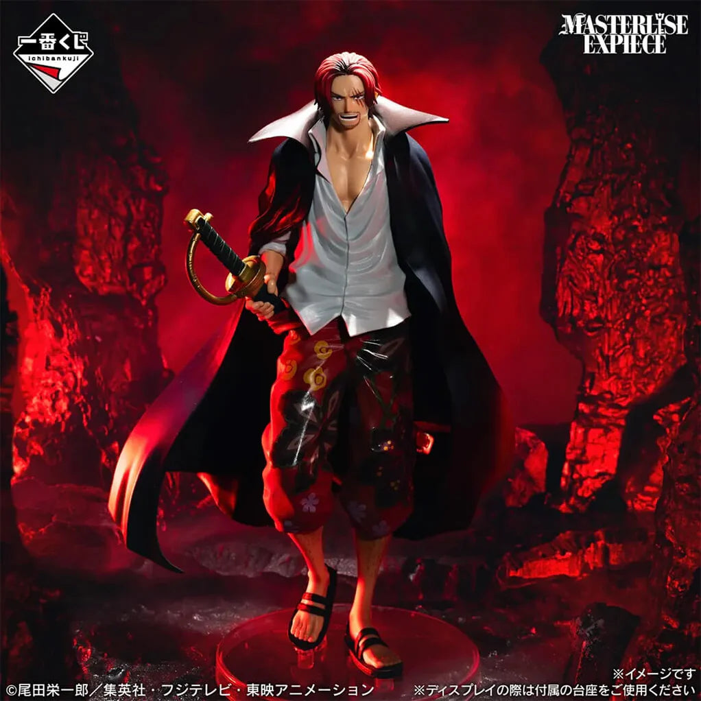Estatua de Shanks de One Piece, 21 cm, con cabello rojo, camisa blanca, capa negra y espada dorada.