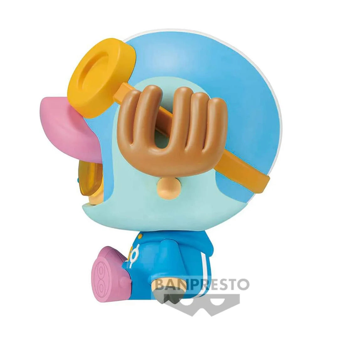 Figura Sofvimates de Tony Tony Chopper Egghead Ver. de 11 cm, azul claro con casco amarillo y cuernos marrones.
