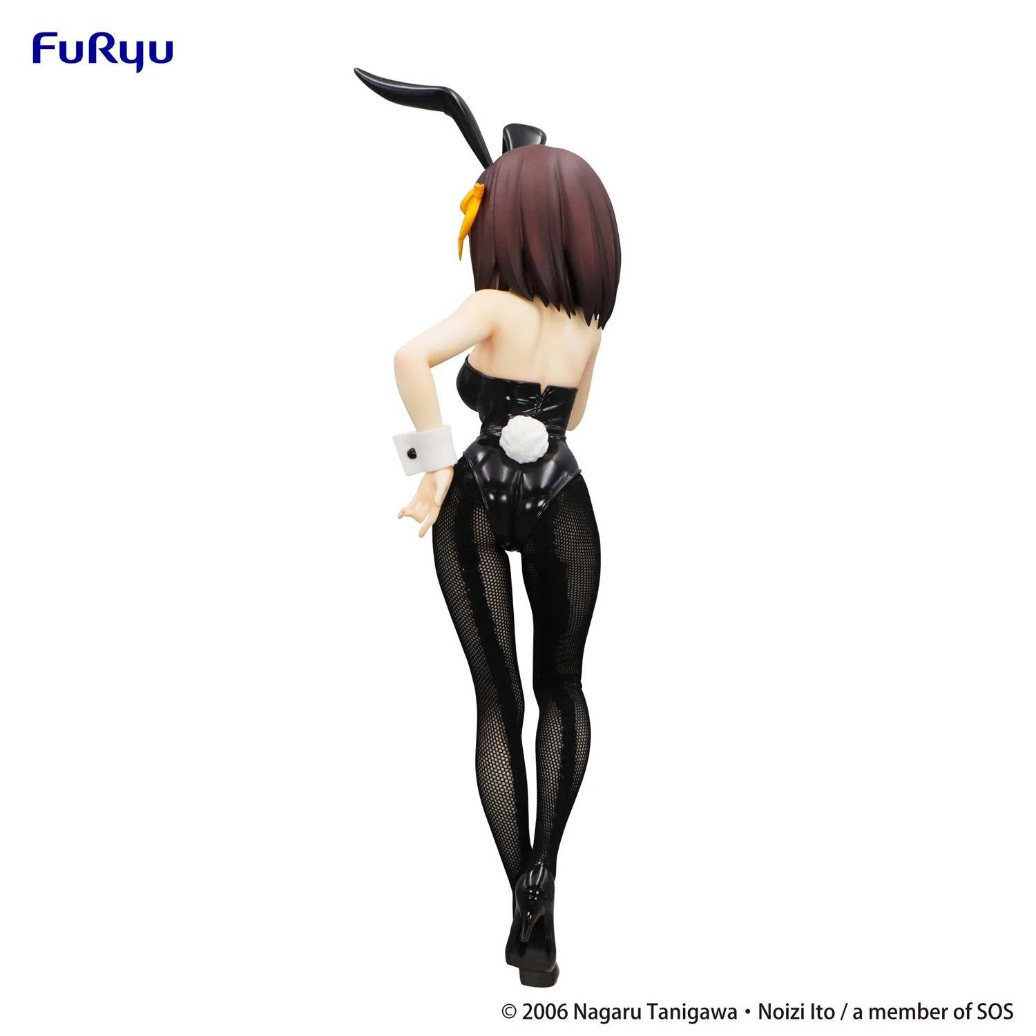 Figura FuRyu de Haruhi Suzumiya en traje de conejita negra brillante con medias de red y orejas.