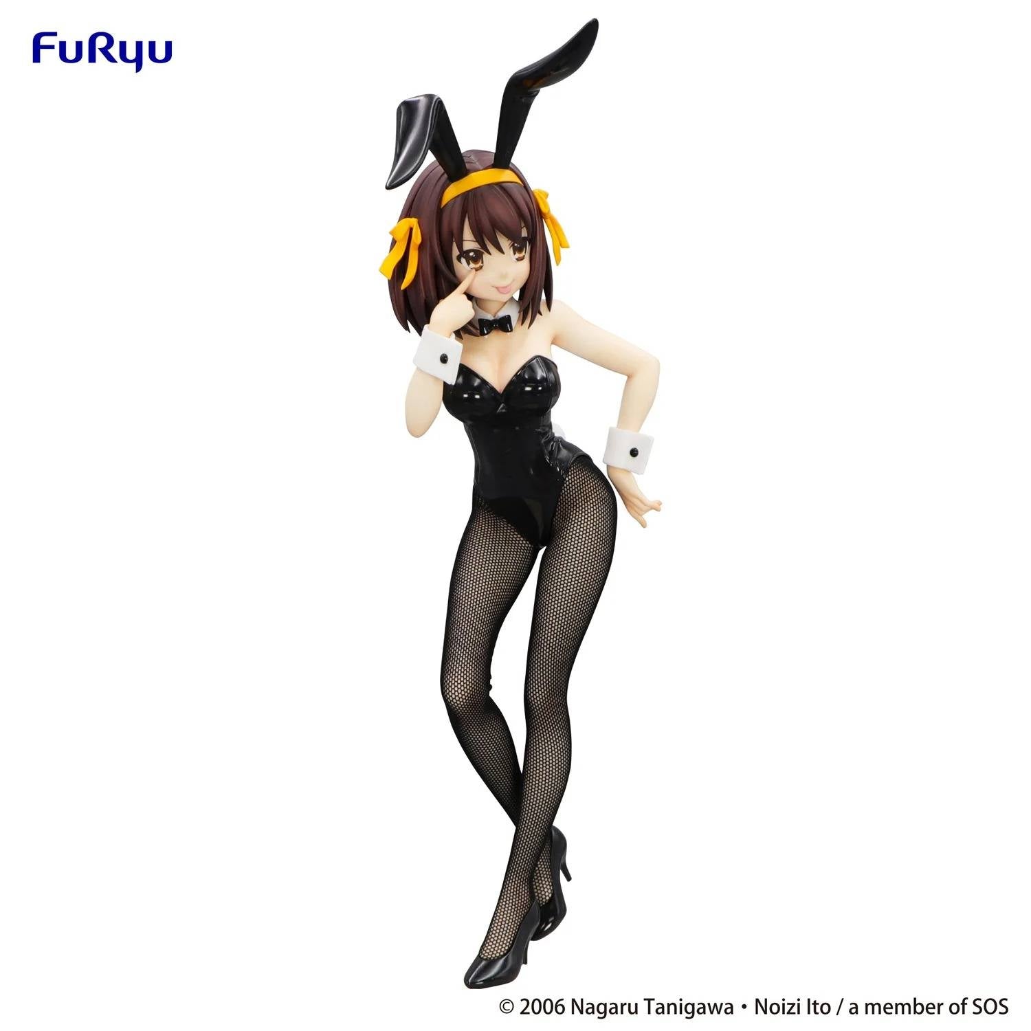 Estatua FuRyu de Haruhi Suzumiya con traje de conejita negro brillante, medias de red y orejas.