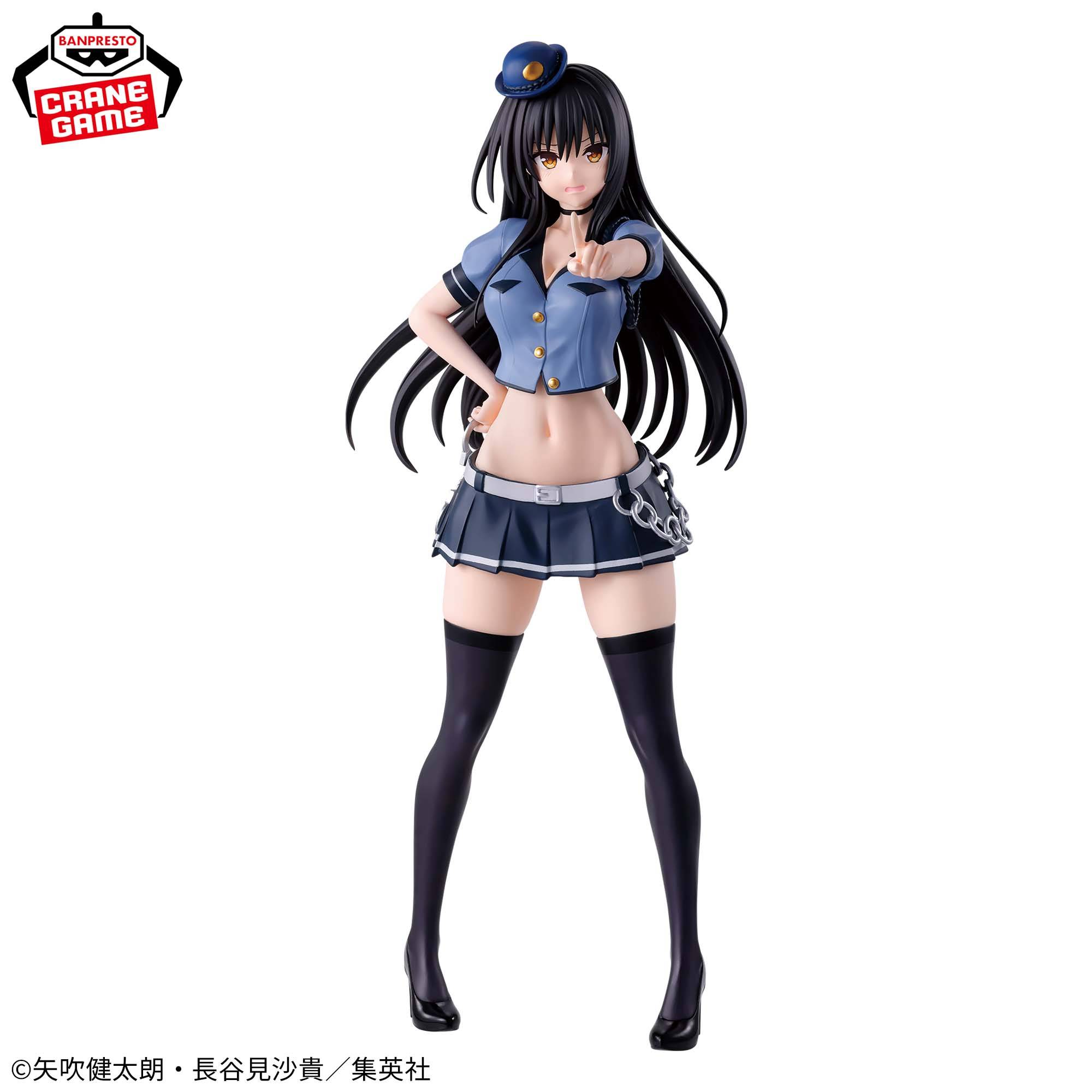 Estatua de Yui Kotegawa Police Ver. de To Love Ru Darkness, con uniforme azul, cabello negro y pose dinámica.