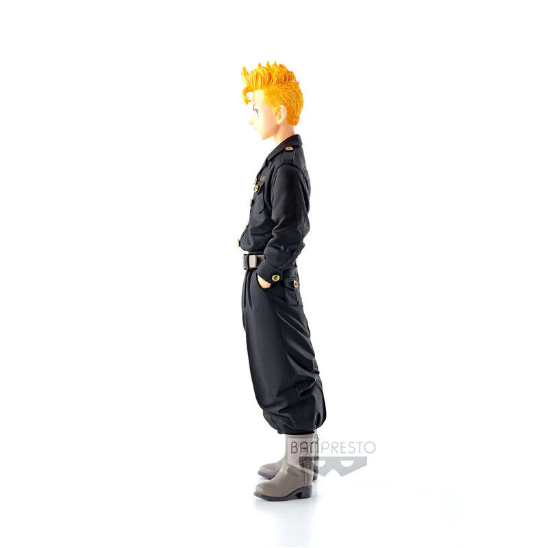 Estatua Banpresto de Takemichi Hanagaki de Tokyo Revengers, 16 cm, con uniforme negro y cabello naranja.