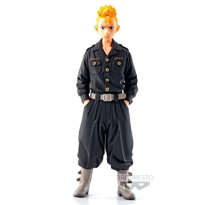 Estatua Banpresto de Takemichi Hanagaki de Tokyo Revengers, 16 cm, con uniforme negro Toman y cabello naranja.