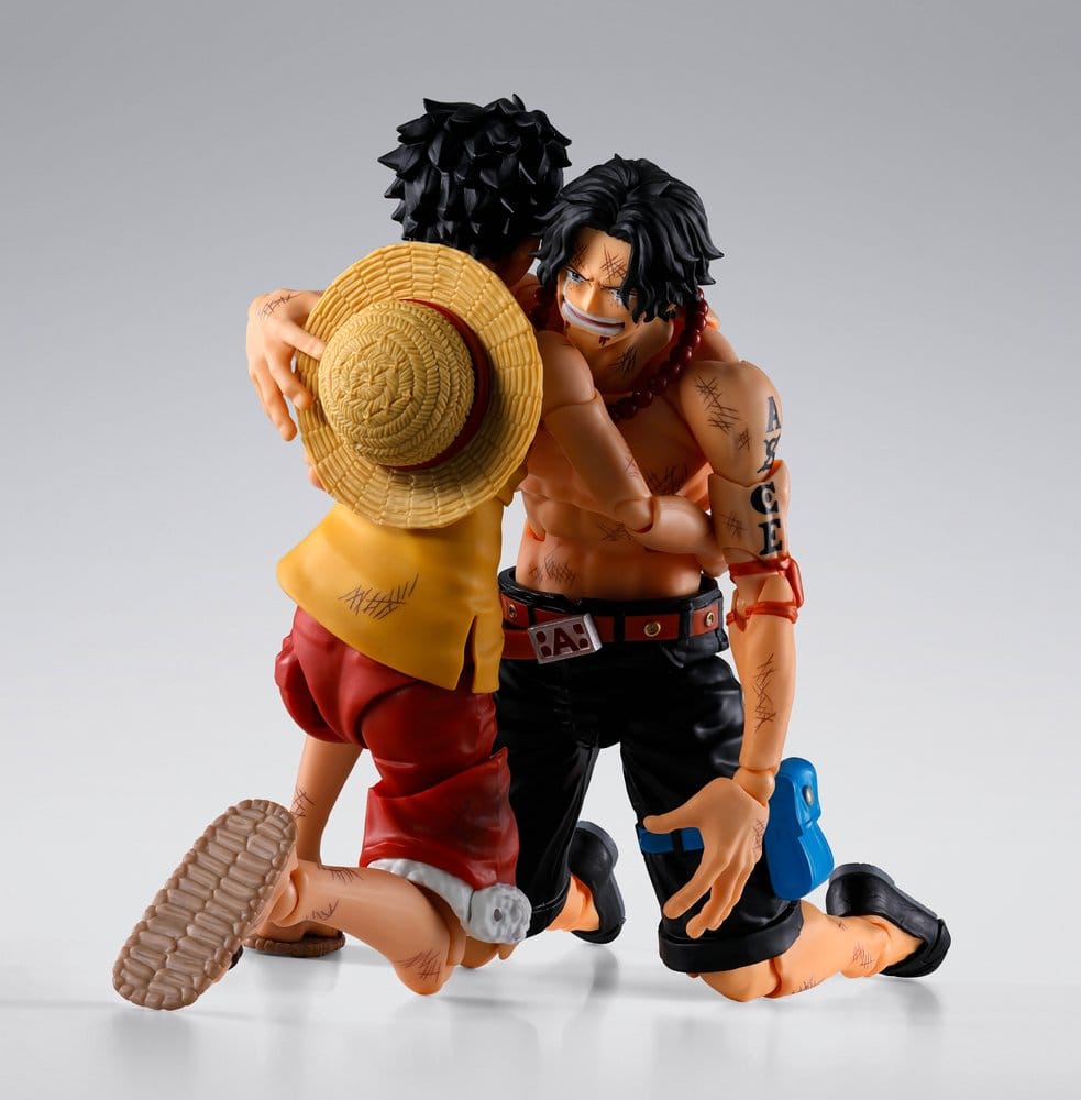ONE PIECE FIGURA S.H. FIGUARTS PORTGAS D. ACE -MARINEFORD